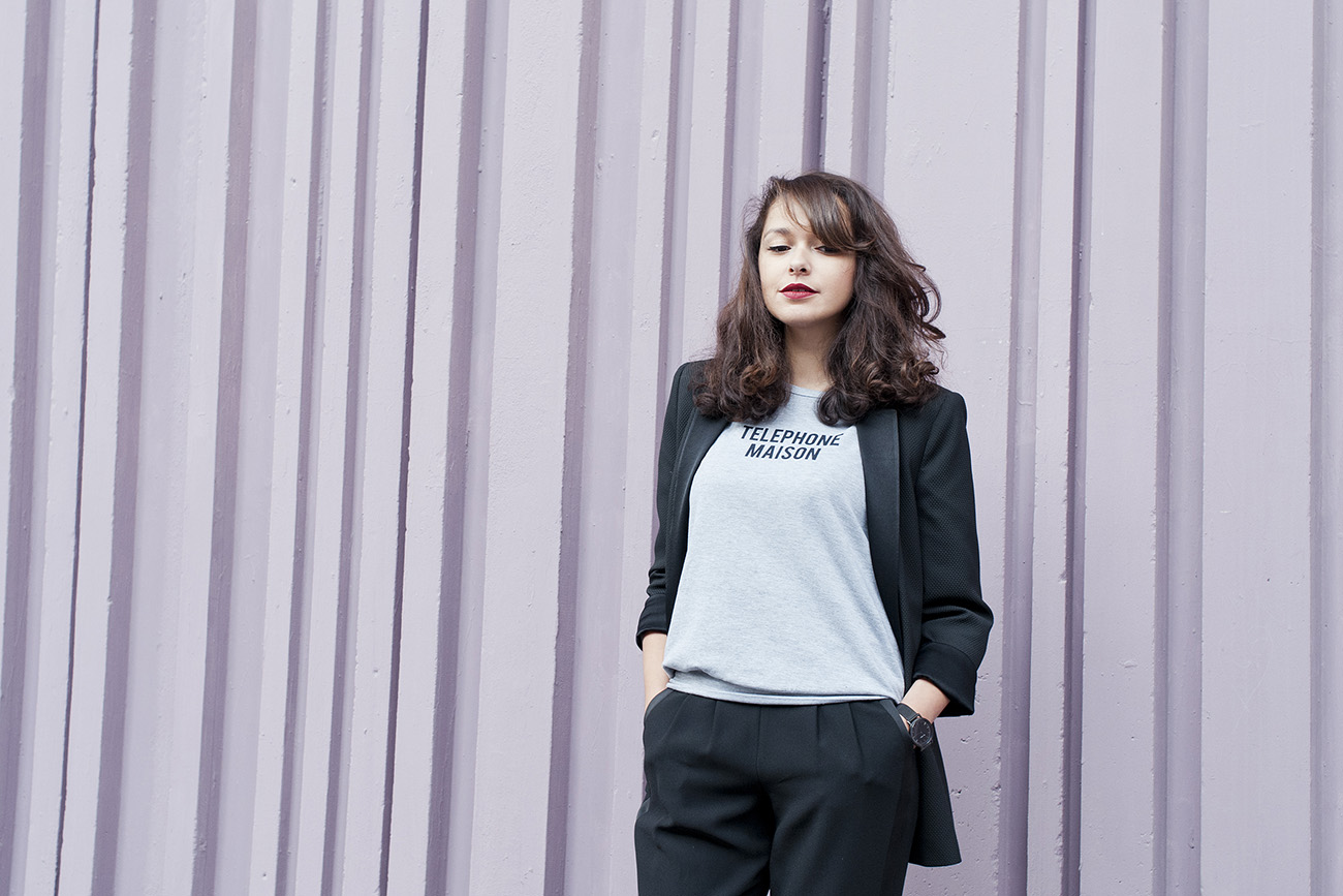 Blogueuse mode paris défi 1 pièce 10 styles - shooting beaugrenelle mur violet avec Virginie ZILBERMANN - meilleur blog mode france