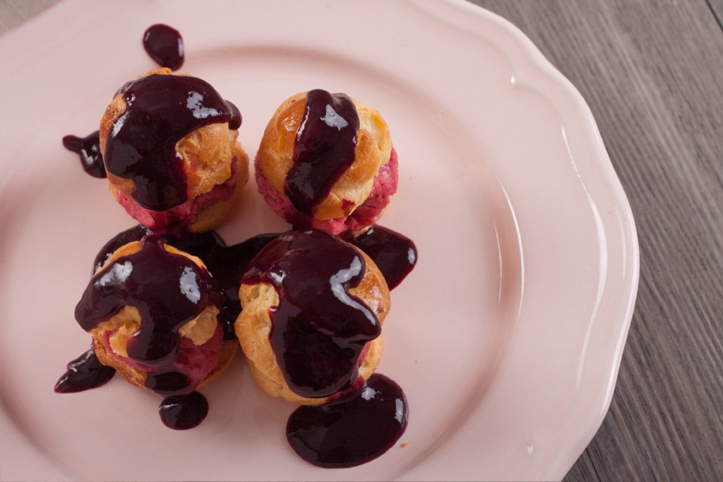 Profiteroles framboises myrtilles ou vanille chocolat Dollyjessy I
