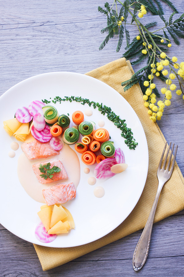 Saumon sauce au beurre blanc citronnée, jardin de légumes: carottes, topinambour, courgettes, betteraves roses - Recette Dollyjessy Blog Lifestyle cuisine