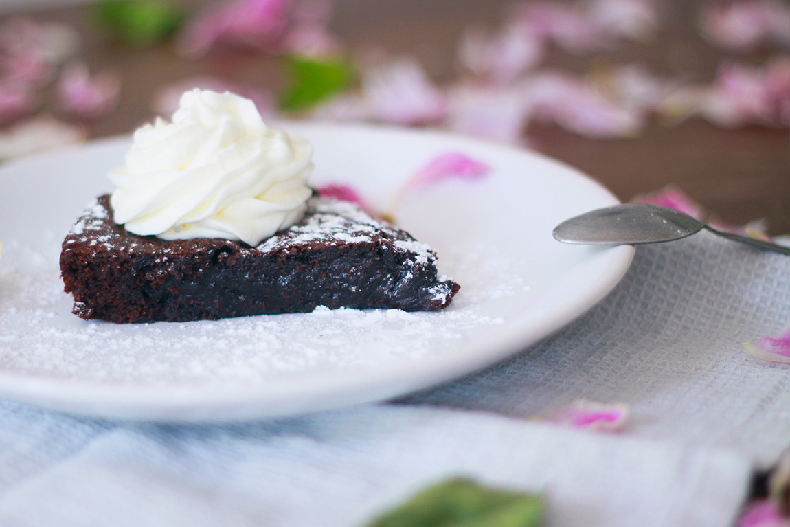 Recette du gâteau au chocolat suédois, le kladdkaka - blog lifestyle mode cuisine Dollyjessy - Recette Suède, fondant au chocolat