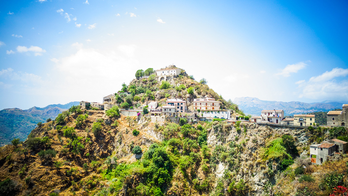 Savoca, petit village de Sicile au sommet d'une montagne:Borgio Resort hôtel. Blog Lifestyle voyage Dollyjessy