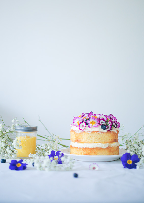 Lemon Victoria Sponge Cake - recette génoise au citron avec chantilly citron mascarpone et lemon curd - Recette victoria sponge cake français - blog lifestyle cuisine - french blog  