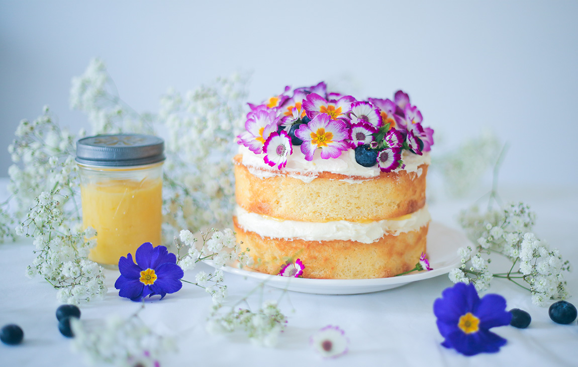Lemon Victoria Sponge Cake - recette génoise au citron avec chantilly citron mascarpone et lemon curd - Recette victoria sponge cake français - blog lifestyle cuisine - french blog  