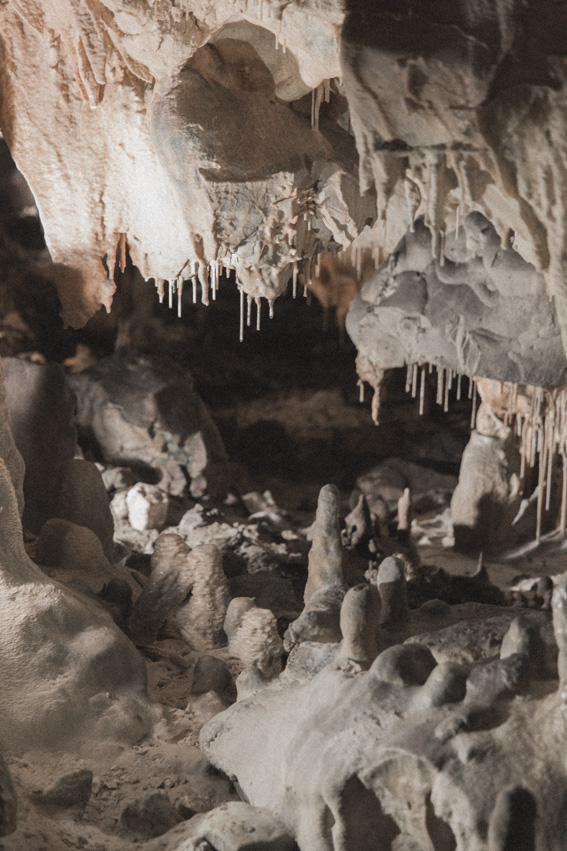 Grottes de Thouzon visiter les plus beaux coins de Provence - Géologie
