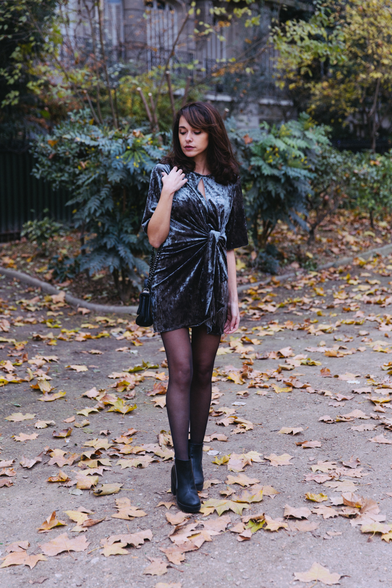 Blog mode lifestyle original Paris blogueuse mode parisienne Dollyjessy - Robe verte en velours Zara - robe de fête 