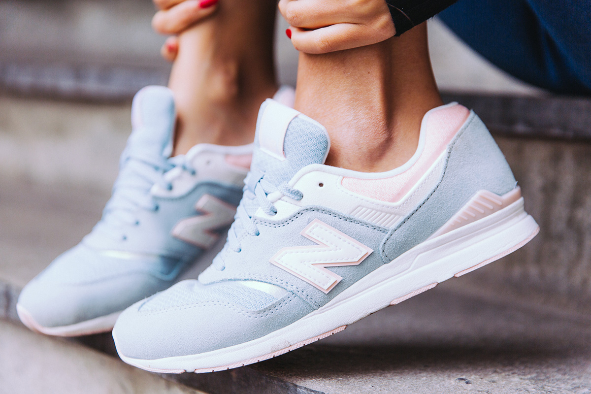 New balance pastel rose et bleues look blogueuse mode parisienne blog mode paris