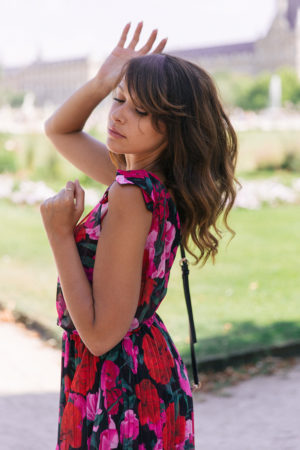 Blog mode Paris dollyjessy robe The Kooples collection été 2019 longue robe fleurie bottines en cuit Bash - shooting aux tuilleries