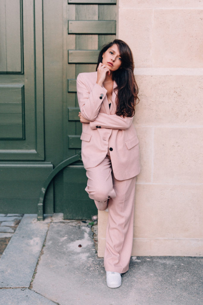 Costume rose pastel loose femme tendance - Zara - hiver 2021 2022 blogueuse mode parisienne algérienne racisée dollyjessy 